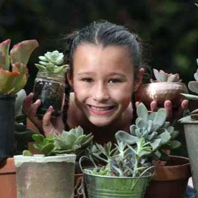 澳洲9岁“多肉小美女”凭借多肉植物创业赚钱为慈善捐款