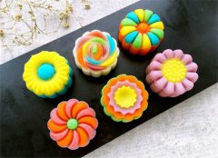 缤纷立体的彩虹色创意手工烘焙DIY创意中秋月饼