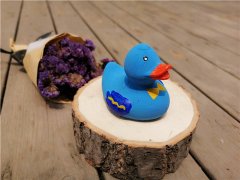 手工DIY加盟店卡通蜡烛作品分享--蓝色小鸭子
